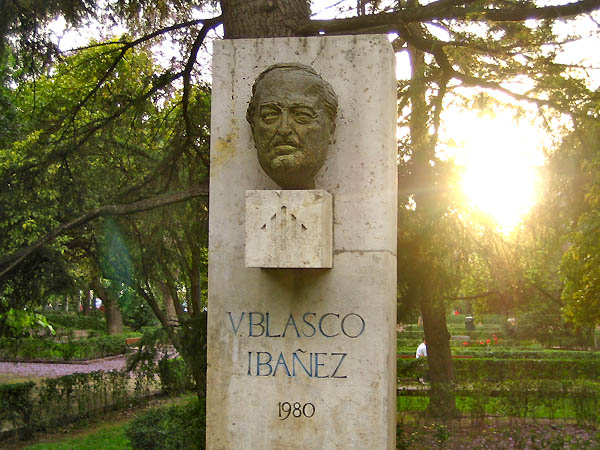 Atentat a la memòria de Vicent Blasco Ibáñez